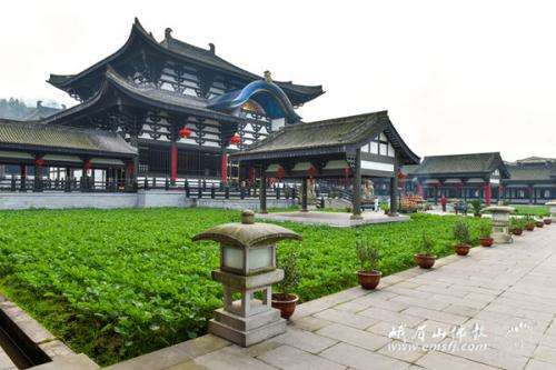 柳江古镇周边景色光明寺